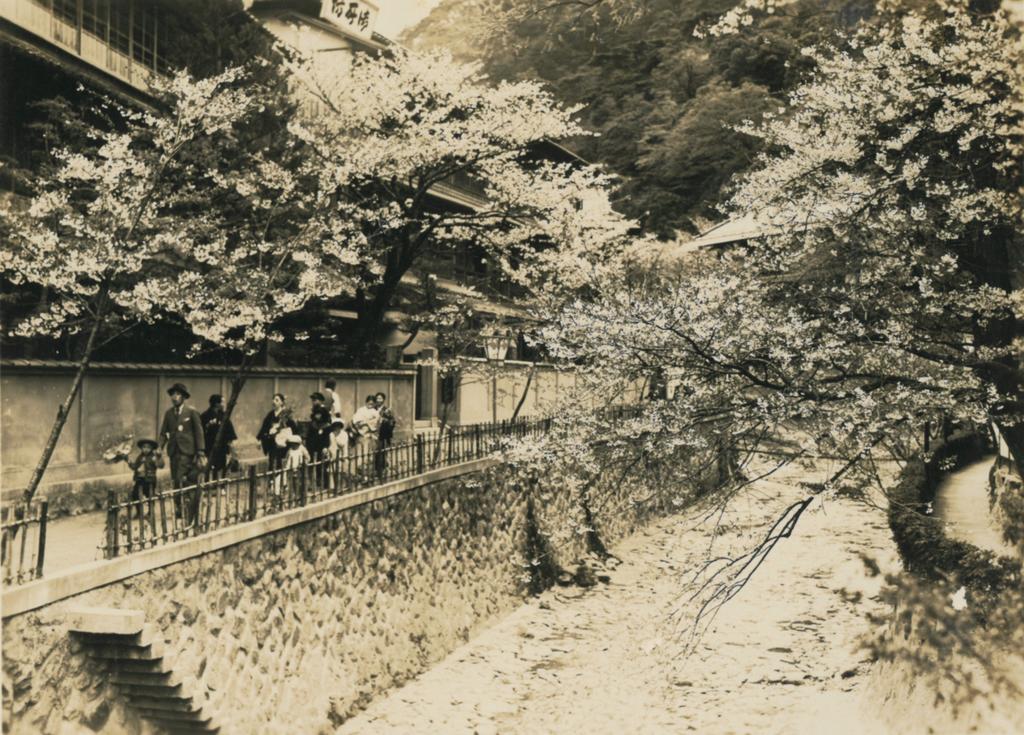 Arima Onsen Tocen Goshobo Hotel Kobe Luaran gambar The station in 1930